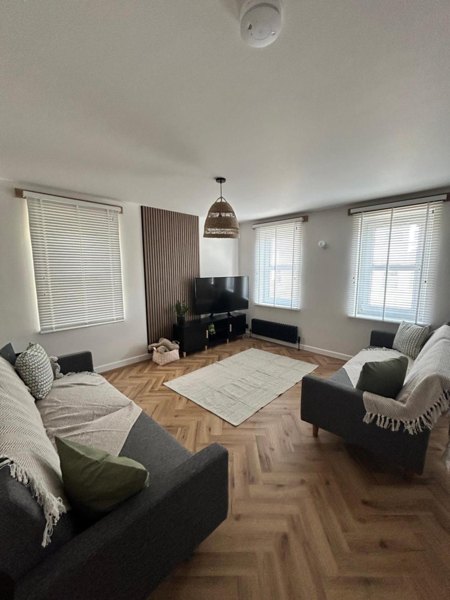 Harbour Apartment *